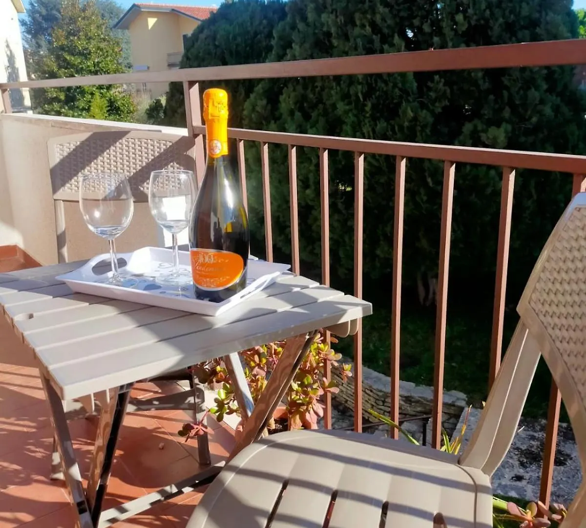 Sunny House Sirmione Apartment Italy